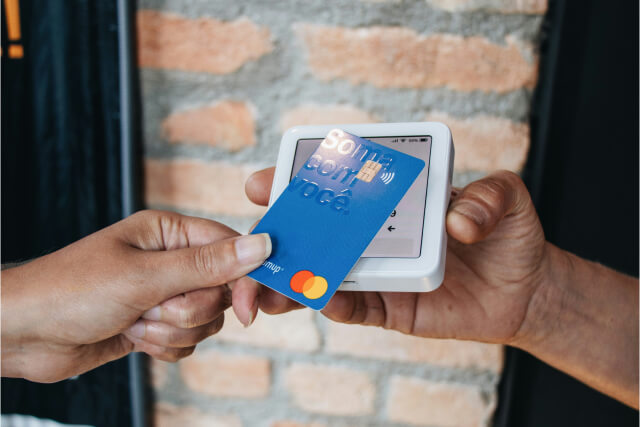 contactless payment with credit card